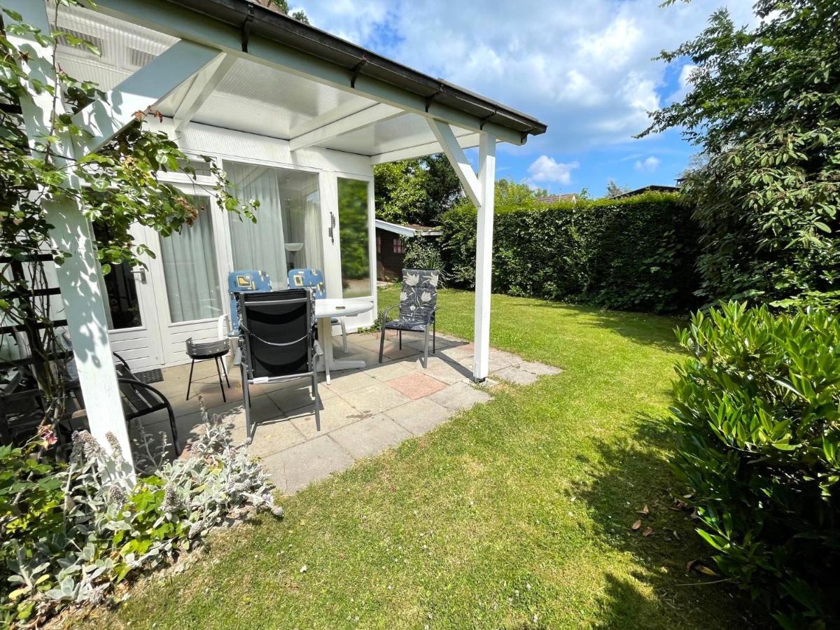 Rustig Gelegen Vakantiebungalow Kortgene Exterior foto